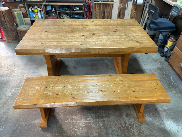 ダイニング・ベンチの再生塗装 元の状態