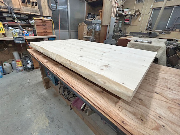 ダイニング・ベンチの再生塗装 天板の削り