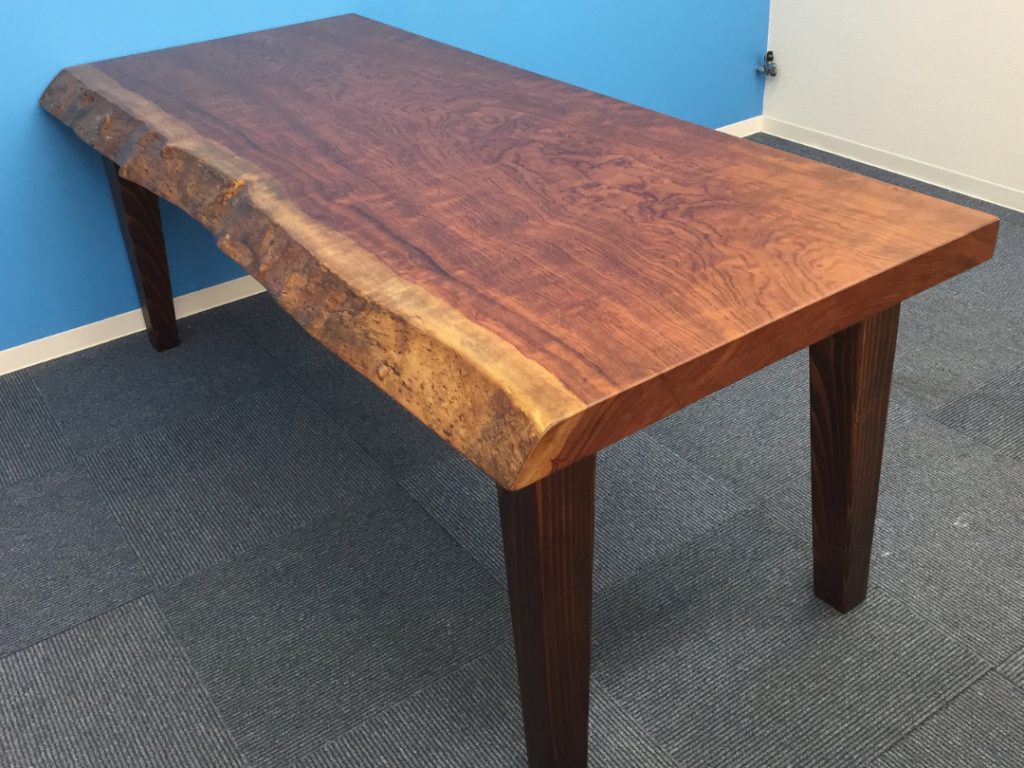 オーダー家具：打合せテーブル（天板：ブビンガ一枚板）