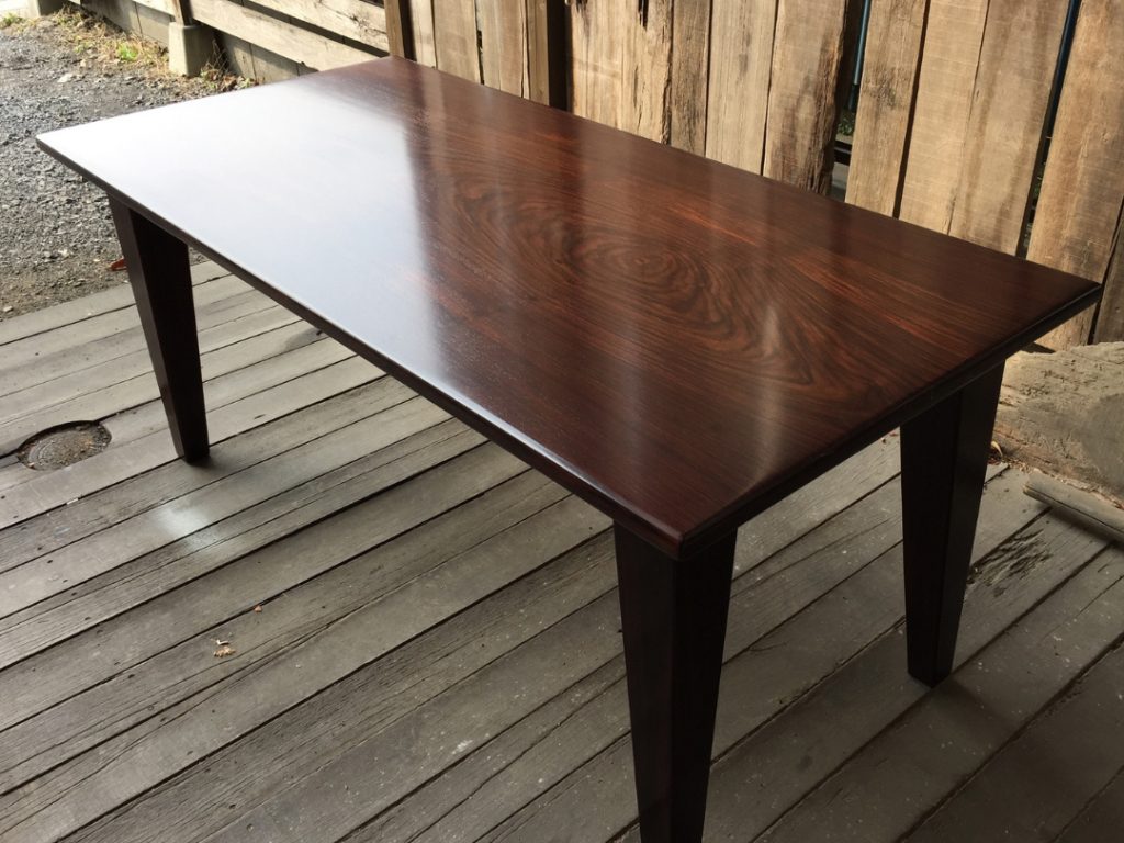 オーダー家具：ダイニングテーブル（天板：ローズウッドの一枚板）