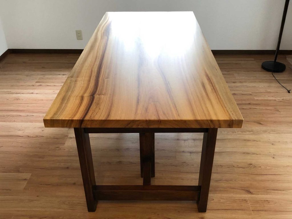 オーダー家具：ダイニングテーブル（ローテーブルに変身）