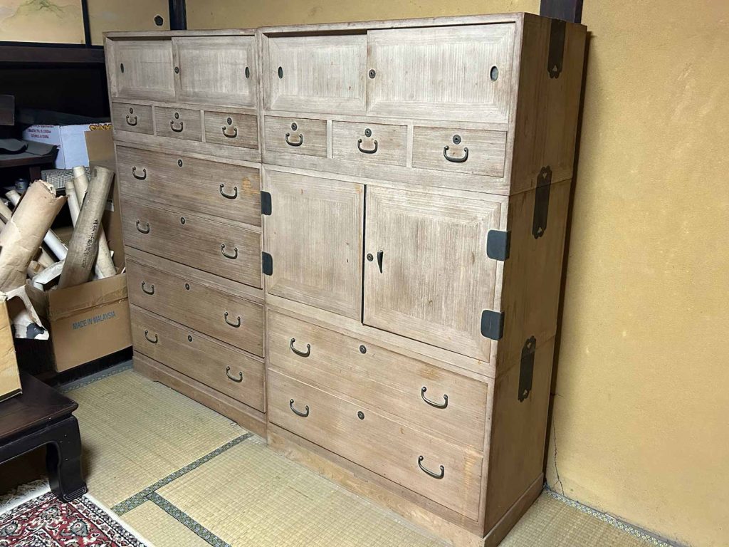 リメイク・三段重の桐ダンス：Before