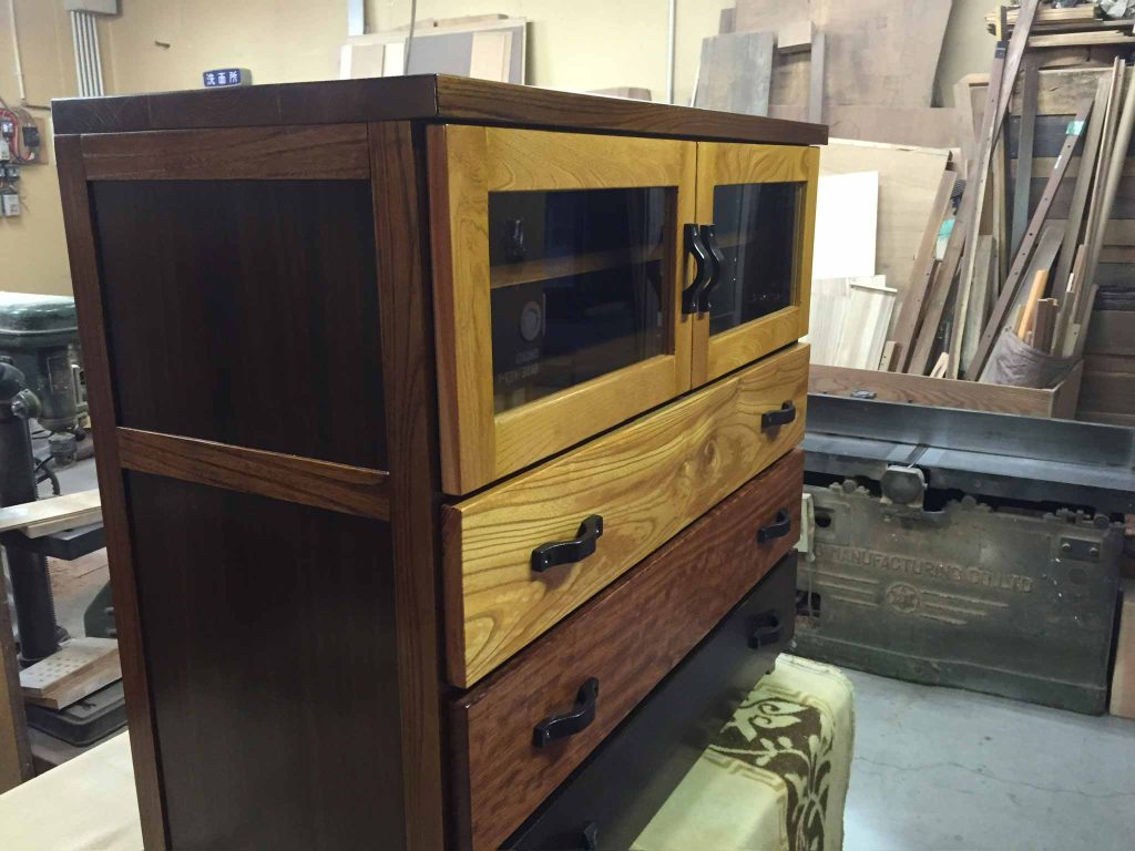 リメイク・整理ダンスから食器棚：After