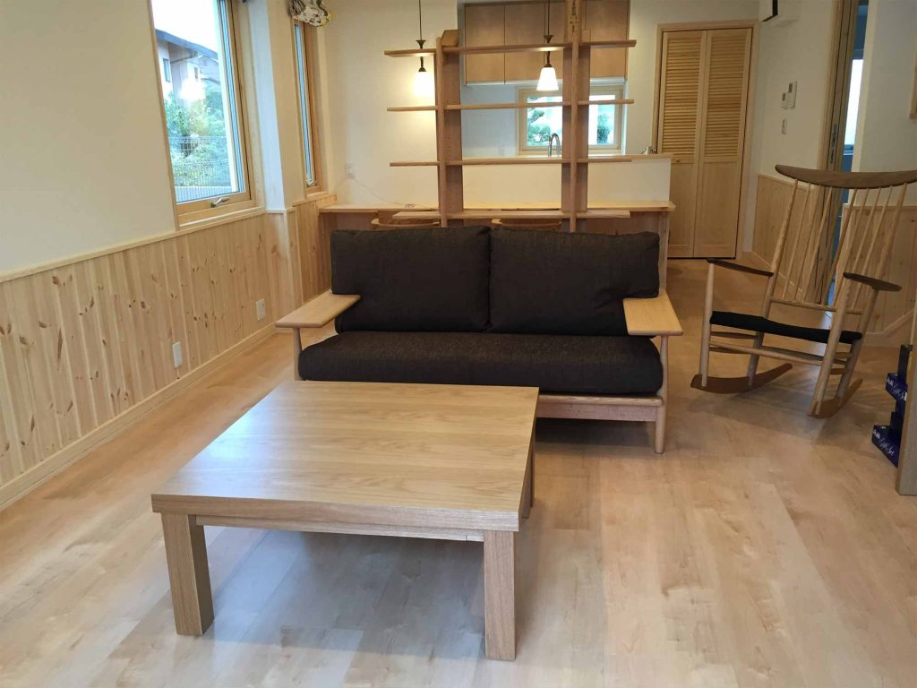 リメイク・食器棚からスライド式ローテーブルへ完成（収納）：After